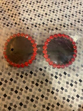 Round Rhinestone Sunglasses in Red